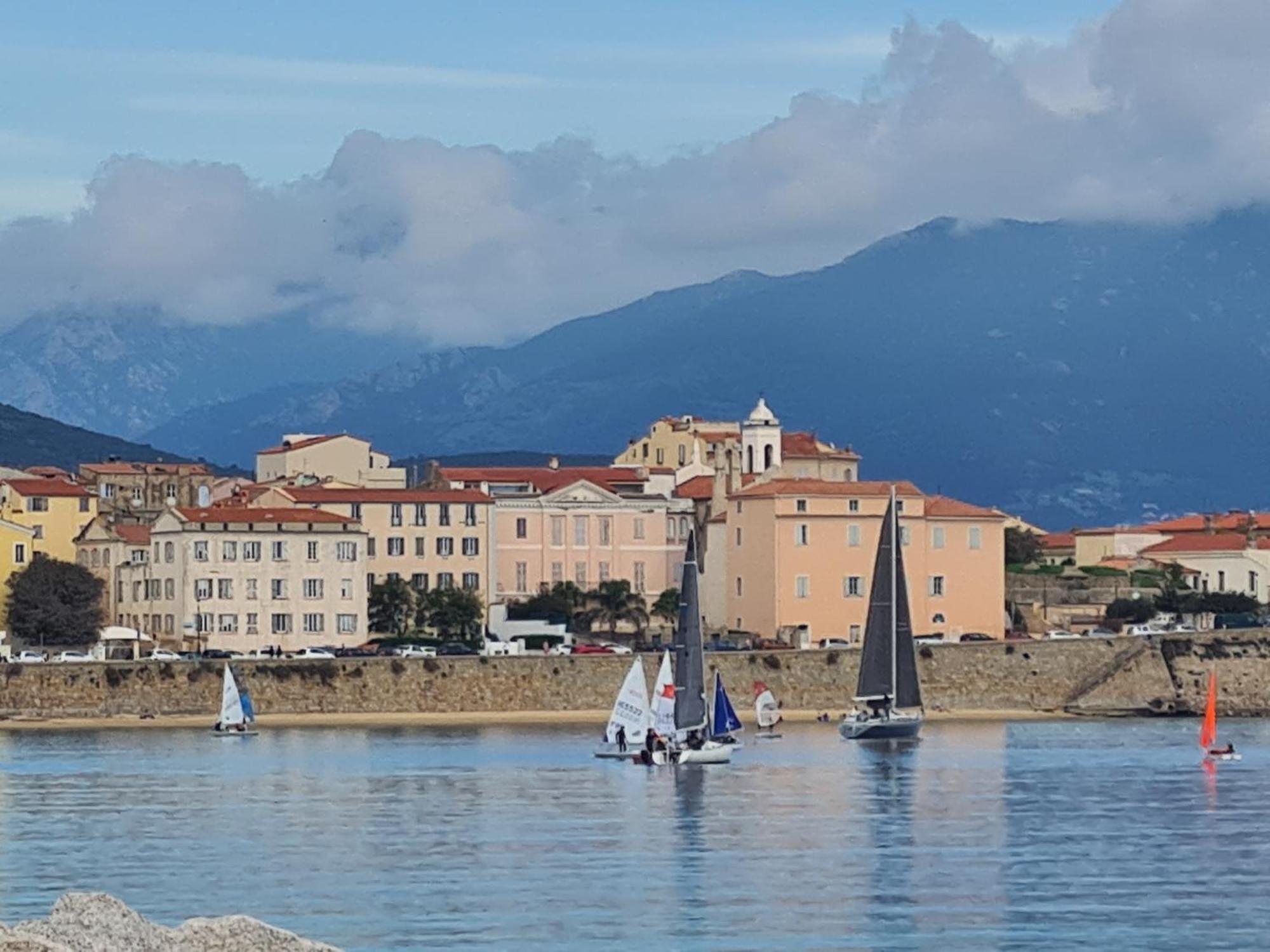 Apartmán Cocooning Au Coeur De La Cite Imperiale Ajaccio  Exteriér fotografie